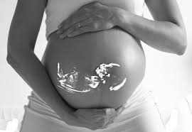 Échographie premier trimestre de grossesse : à quoi sert-elle ?