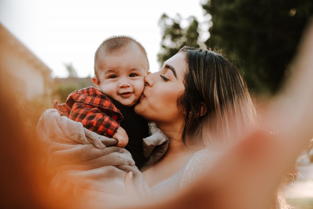 Conseils pour réussir sa première sortie avec bébé